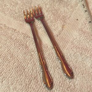 Set of 2 Oneida pickle forks